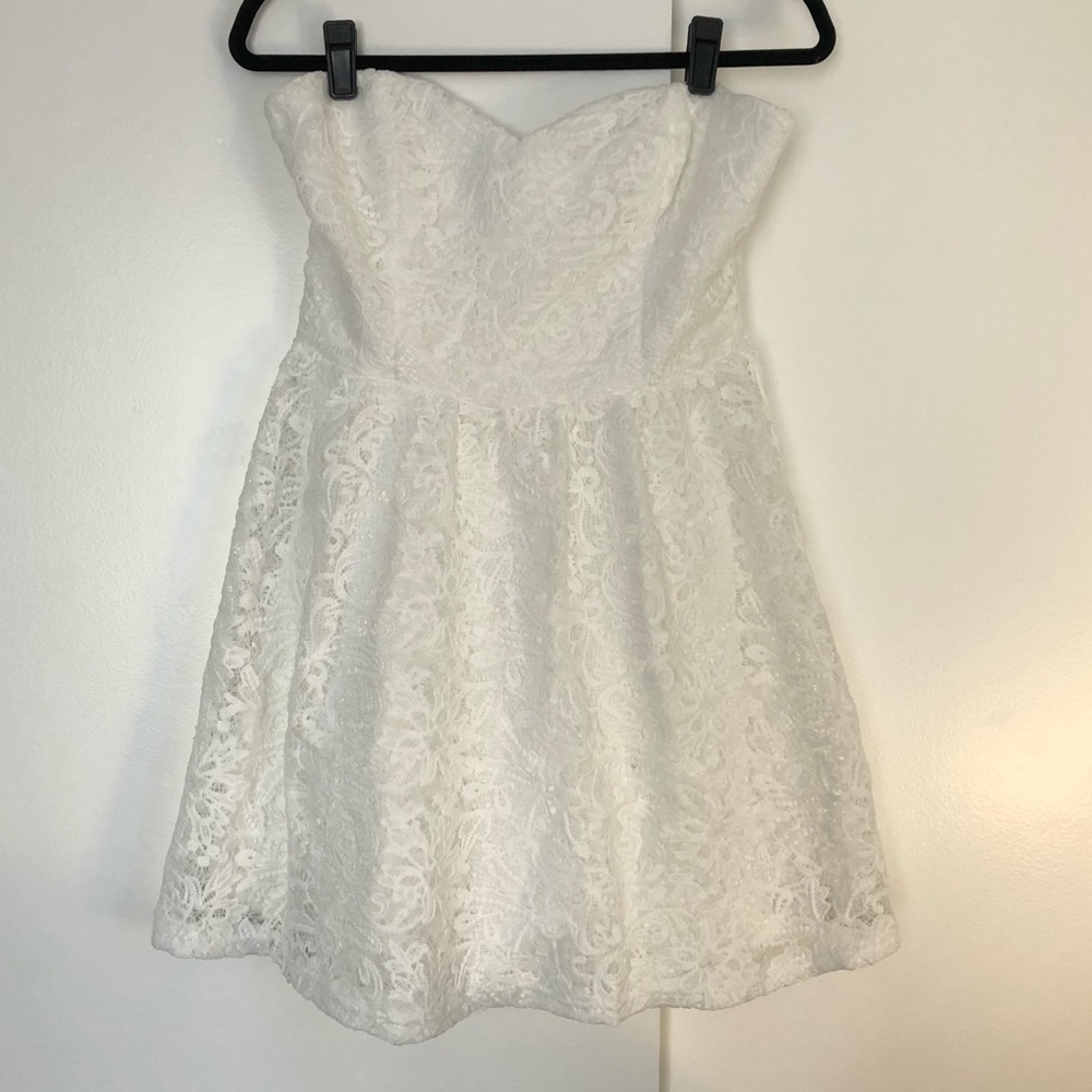 White Lace Sleeveless Dress ✨
